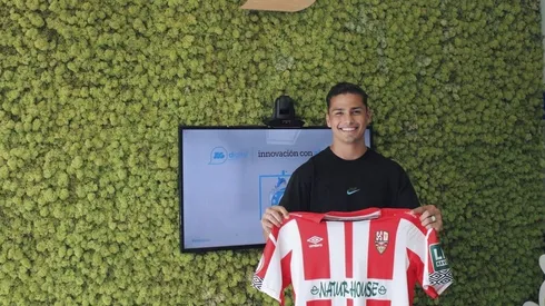 Paolo Medina en su presentación con el Logroñés.