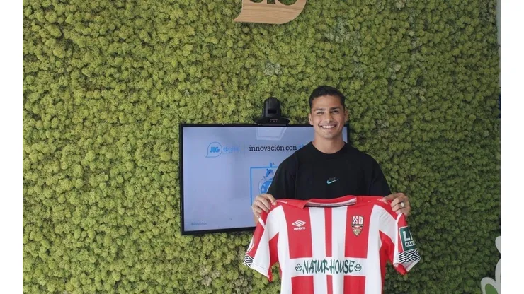 Paolo Medina en su presentación con el Logroñés.