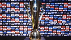 Trofeo de campeón de la Copa Oro 2021.