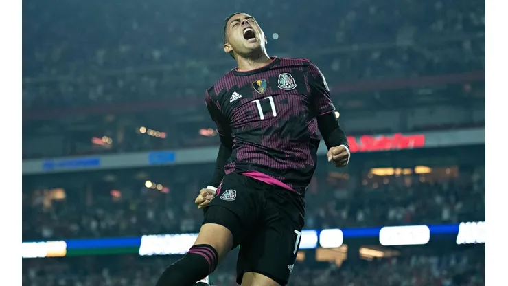 México golea a Honduras por 3-0.