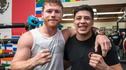 Canelo Álvarez y Brandon Moreno intercambiaron lecciones sobre un golpe.