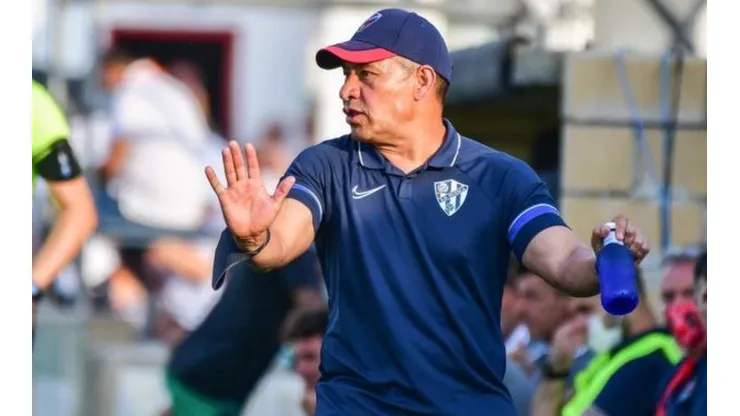 El Huesca de Nacho Ambriz perdió ante el Osasuna.