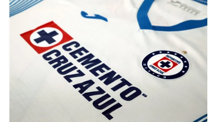 Nueva playera de Cruz Azul para la temporada 2021-22.