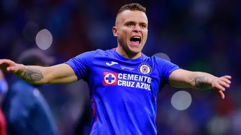 Jonathan Rodríguez fue elogiado por la afición de Cruz Azul.