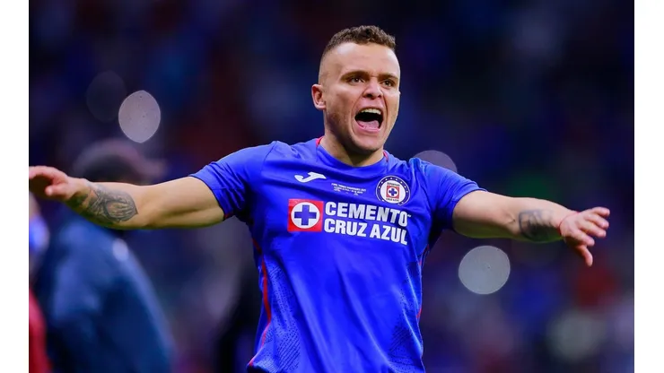 Jonathan Rodríguez fue elogiado por la afición de Cruz Azul.