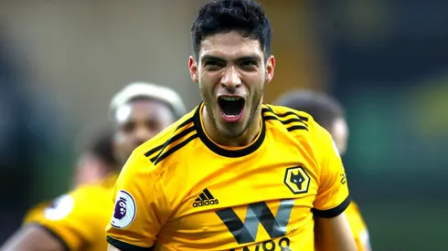 Raúl Jiménez volvió a jugar con Wolverhampton y casi anota un golazo