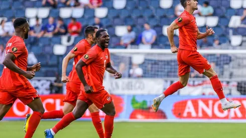 Canadá gana con un golazo de Stephen Eustáquio.