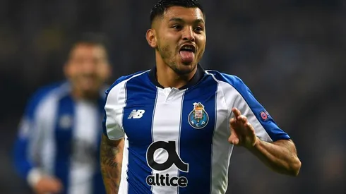 Tecatito Corona compite por el premio al mejor jugador de la Primeira Liga.