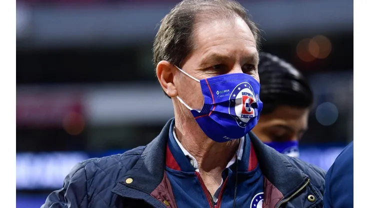Jaime Ordiales renunció como director deportivo de Cruz Azul después de año y medio en el cargo.