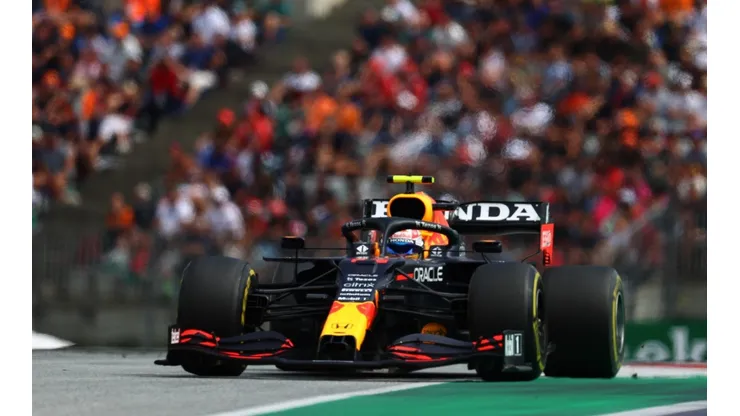 Checo Pérez quiere mejorar el complicado Gran Premio austríaco que experimentó (Foto: Getty Images).