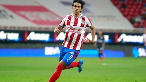 La primera reacción de Macías al recibir la bienvenida del Getafe.