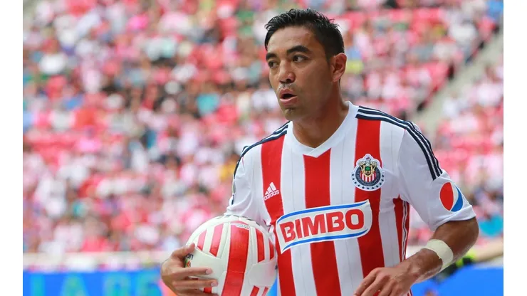 Marco Fabián busca definir su futuro.