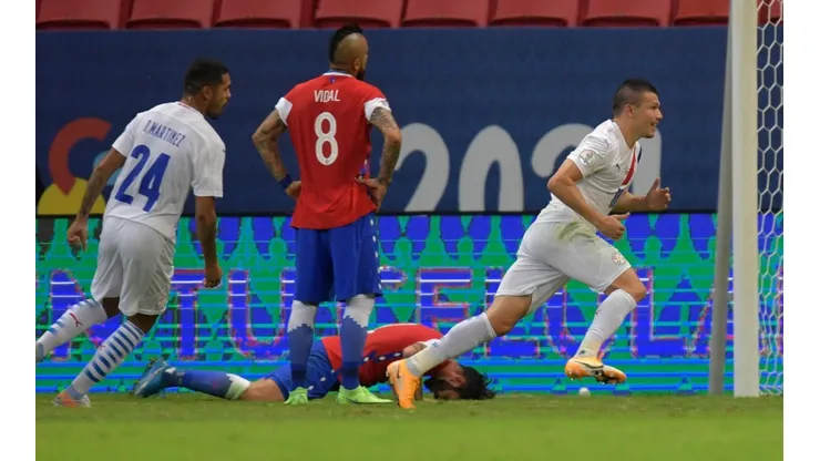 Brian Samudio anotó un golazo para Paraguay. (Foto: Getty)