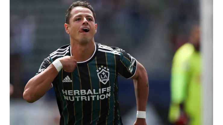 Chicharito anotó un golazo para LA Galaxy. (Foto: Getty)