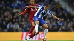Tecatito Corona ante el Liverpool en Champions League