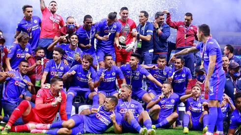 Próximos capítulos del documental de Cruz Azul campeón.