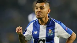 Arsenal iría a la carga por Tecatito Corona.