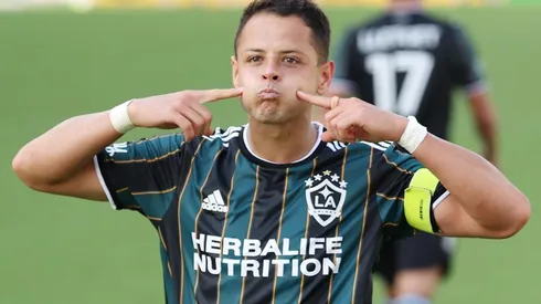 Chicharito Hernández y Sarah Kohan, juntos en el cumpleaños de su hijo.