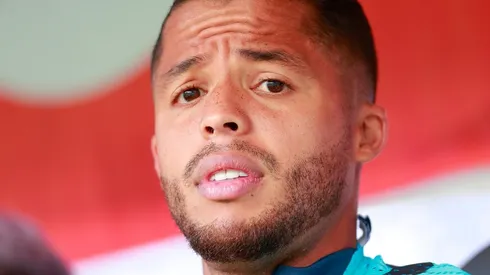 Afición de América contenta con la salida de Gio Dos Santos.