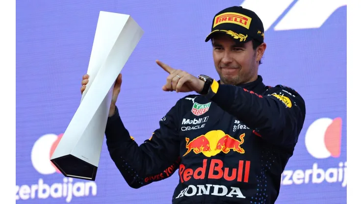"Checo" Pérez celebrando su triunfo en Bakú (Foto: Getty Images).