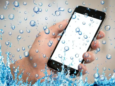 ¿Qué hacer si se moja tu celular? ¡Un mejor truco que el arroz!