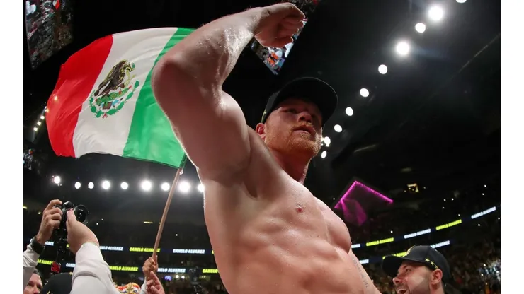 Canelo Álvarez comienza a gestar el choque con Caleb Plant.