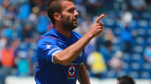 Emanuel Villa con la playera de Cruz Azul. (Imago 7)