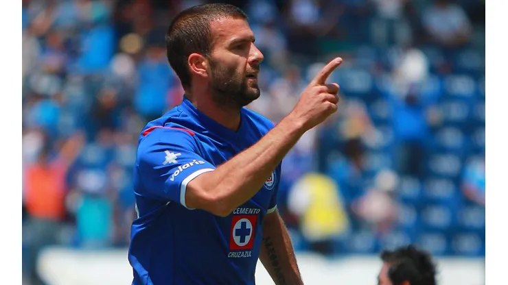 Emanuel Villa con la playera de Cruz Azul. (Imago 7)