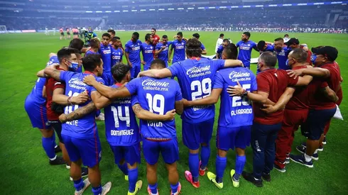 Abrazo de Cruz Azul antes de la última final con Santos Laguna. (Imago 7)