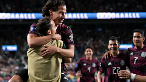 ¿Diego Lainez se ganó la titularidad con su golazo?