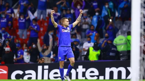 Jonathan Rodríguez y uno de los goles más importantes de la historia de Cruz Azul.