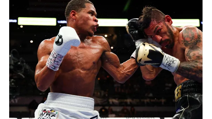 Devin Haney sufrió ante Linares. (DAZN)