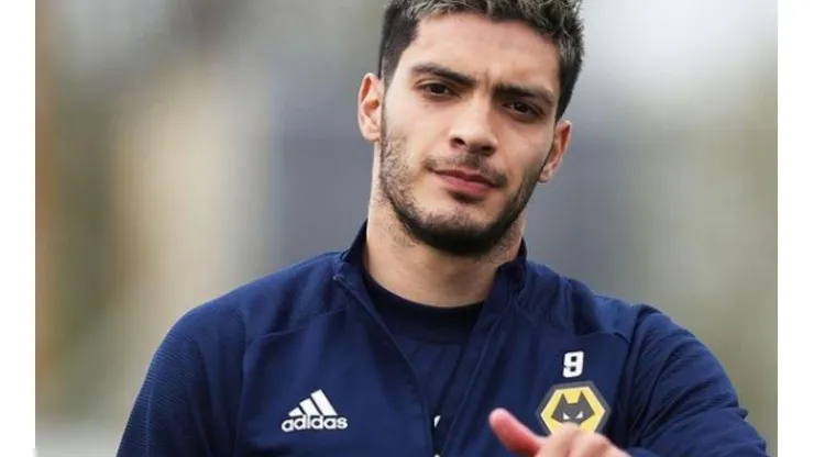 Raúl Jiménez no irá al Tri en el verano.