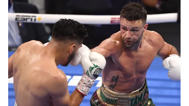 Josh Taylor dijo que hubiera noqueado a Ramírez de no ser por el árbitro