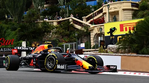 Checo Pérez tuvo una gran remontada en un GP de Mónaco con sucesos inesperados