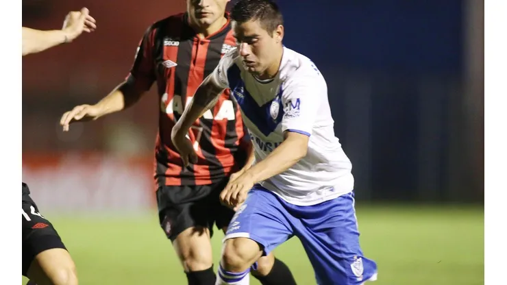 Jorge Correa jugó en Vélez Sarsfield de Argentina antes de pasar al Marítimo de Portugal. ¿Su próxima playera será la de Pumas?