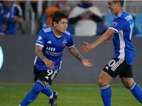 Balón al ángulo: otra obra de arte de Chofis López en la MLS