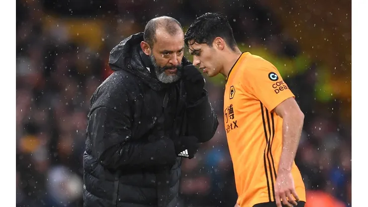 Raúl Jiménez y Nuno Espirito Santo se separan futbolísticamente. Foto: Getty Images.