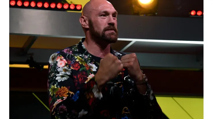 Fury invitó a pelear a Joshua sin guantes.