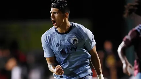 Sporting Kansas City disfrutó del olfato goleador de Alan Pulido