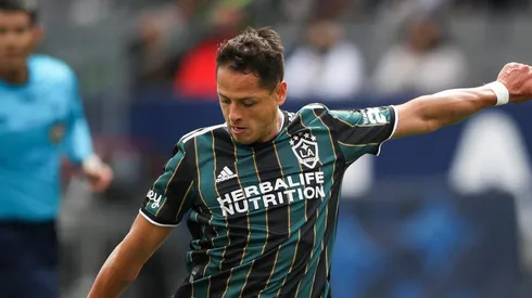 Javier Hernández falló una ocasión clave.