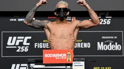 Oliveira vuelve a dominar en la UFC.