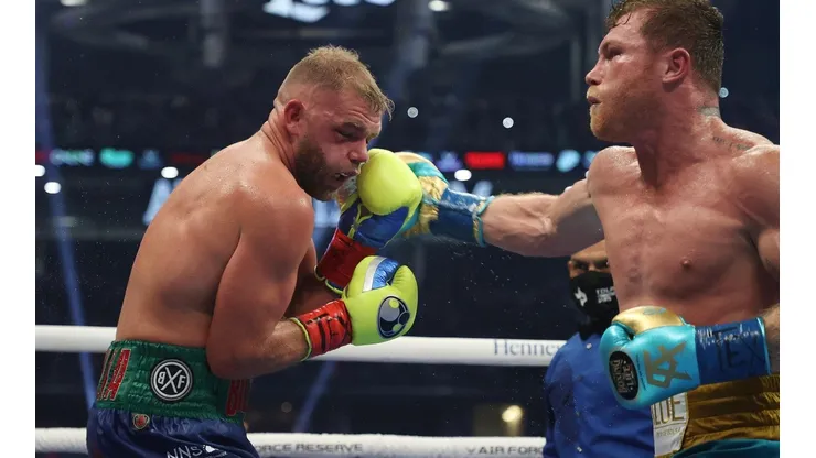 Saunders sufrió una triple fractura en su rostro.