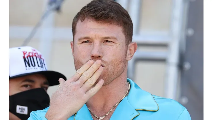 Canelo tuvo un noble gesto una una abuela de 81 años.