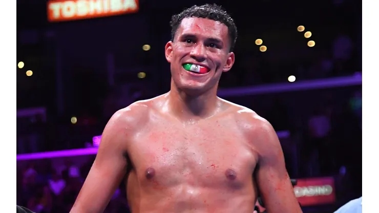 Benavidez dijo que sabe cómo derrotar a Canelo Álvarez.