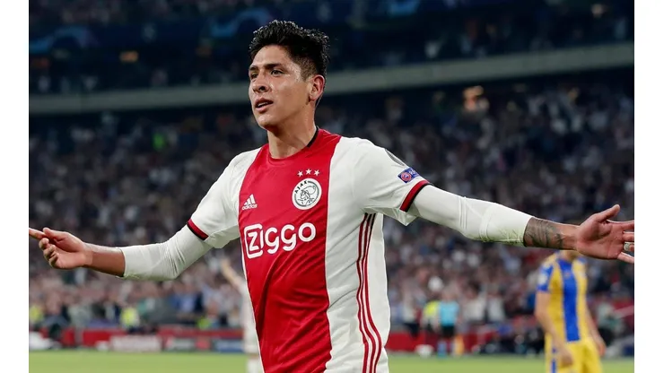 Ajax le dio vacaciones a Edson Álvarez.