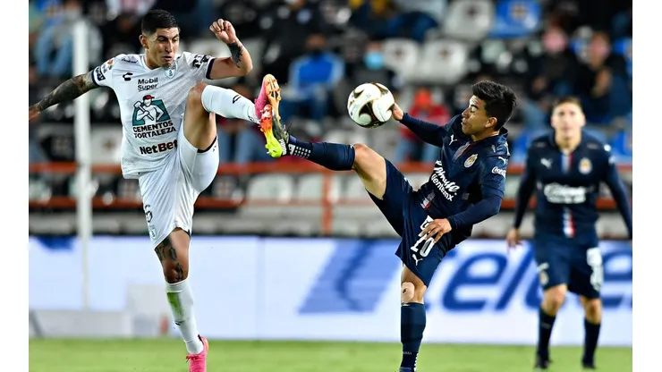 Pachuca trollea a Chivas.