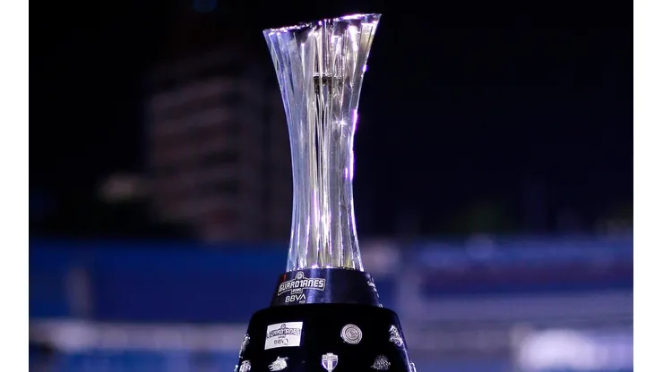 Trofeo de campeón de la Liga de Expansión MX.