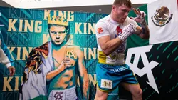 Canelo Álvarez tuvo una espectacular y polémica entrada.