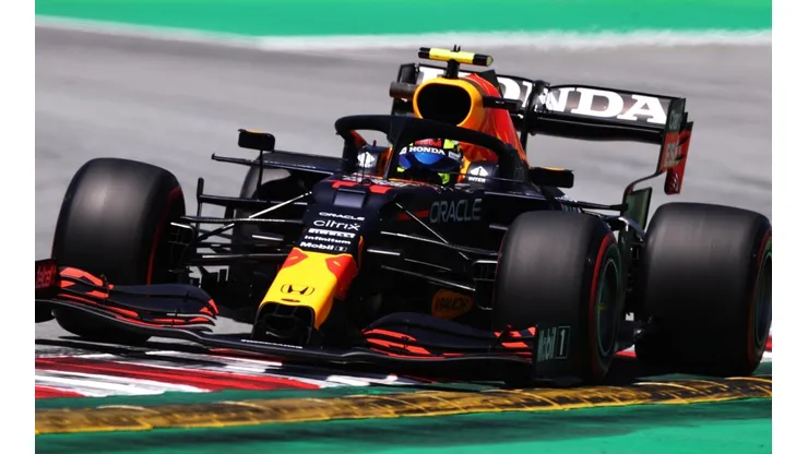 Checo Pérez superó el malestar y desarrolló una gran carrera en España